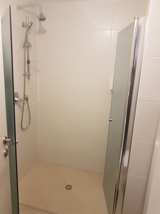 Private Bed/Bathroom In Netanja Exterior foto